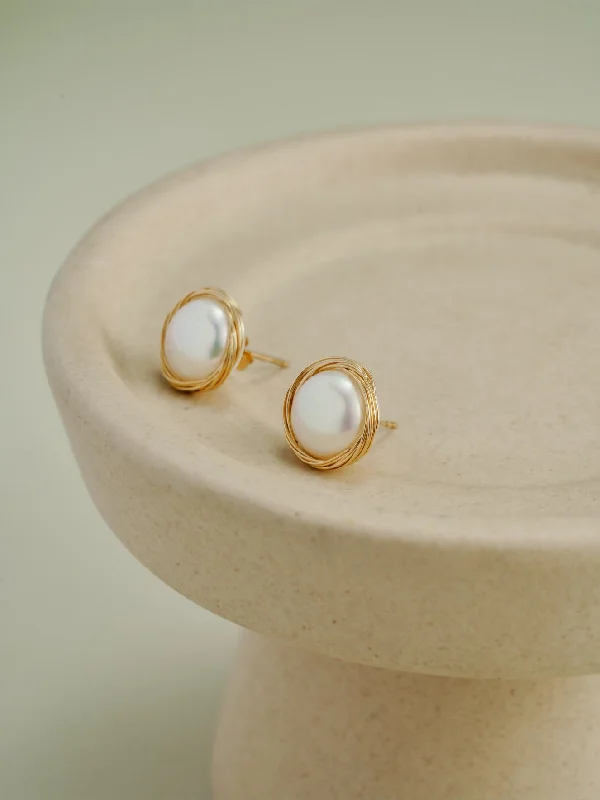 Women’s opal stud earrings-Classic Filigree Series Circular Winding Ear Clip Pearl Ear Studs