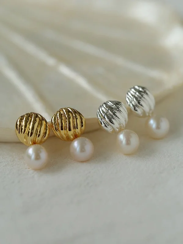 Women’s classic drop earrings-Metal Shell Pearl Drop Earrings