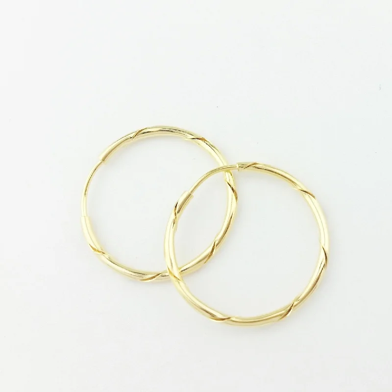 Women’s custom stud earrings-Twisted Skinny Hoop