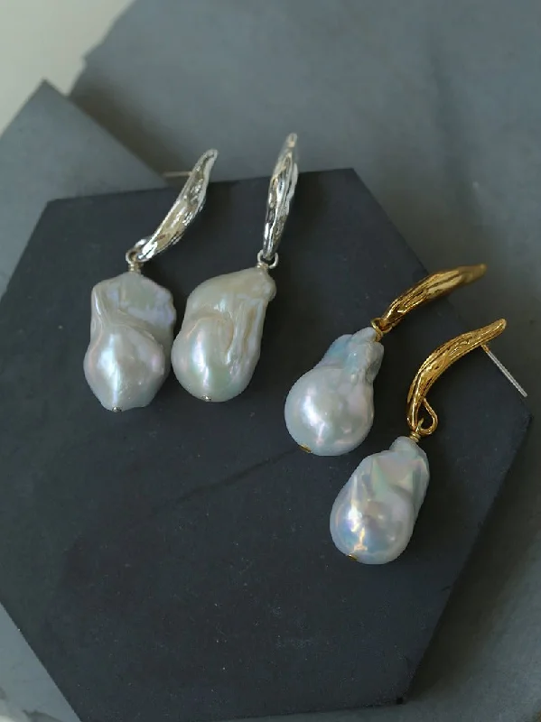 Women’s minimal earrings-Minimalist Willow Leaf Baroque Pearl Pendant Earrings