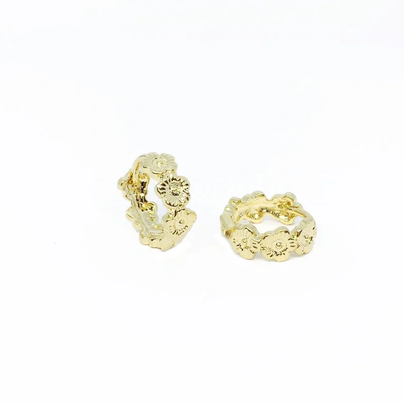 Women’s vintage hoop earrings-12mm Flower Huggies