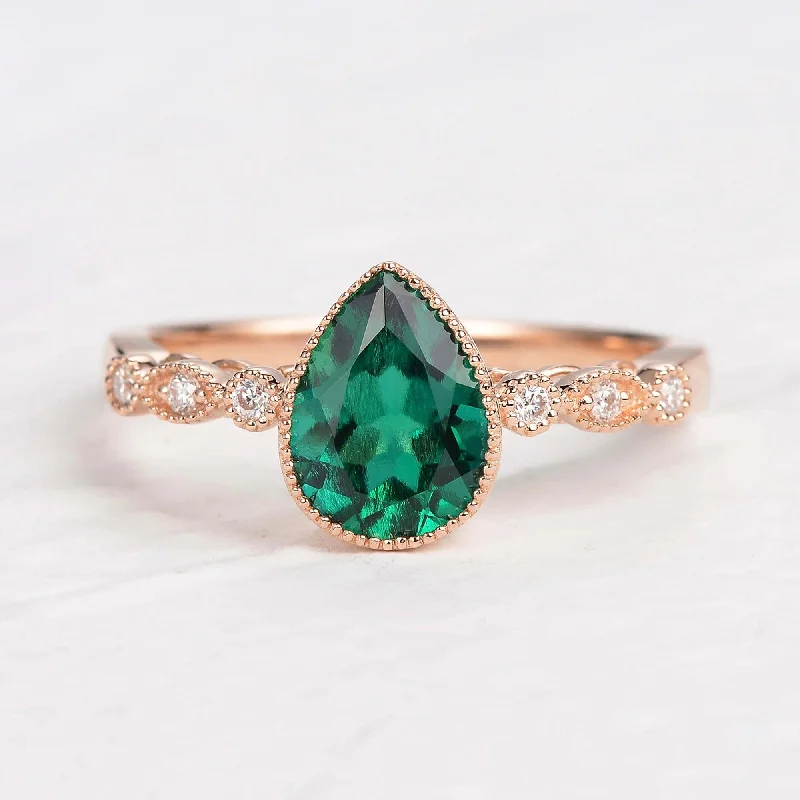 Women’s luxury rings-1.5ct Pear Emerald Vintage Milgrain Bezel Ring