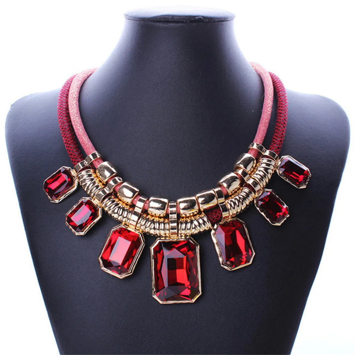 Women’s pendant and chain necklaces-1 Piece Fashion Geometric Artificial Crystal Alloy Plating Rhinestones Women's Necklace