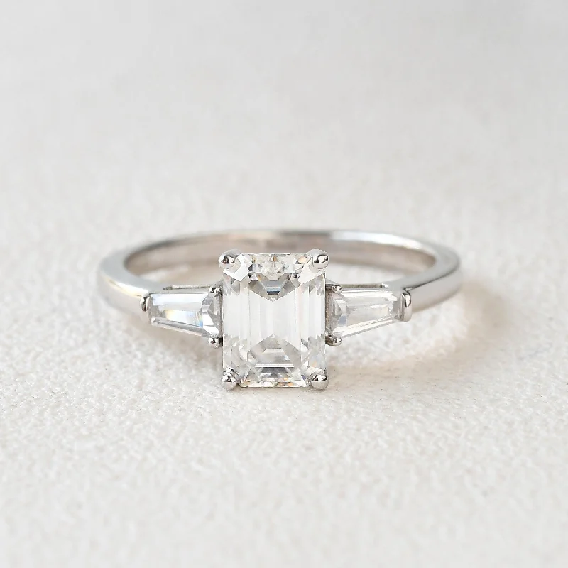 Women’s fashion rings-Emerald Cut Moissanite Vintage Ring