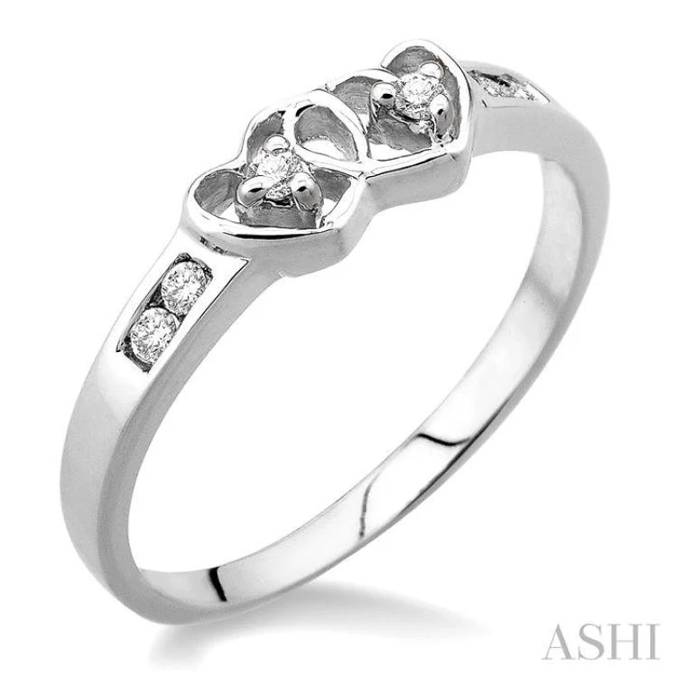 Women’s princess diamond engagement rings-1/10 Ctw Round Cut Diamond Twin Heart Ring in Sterling Silver