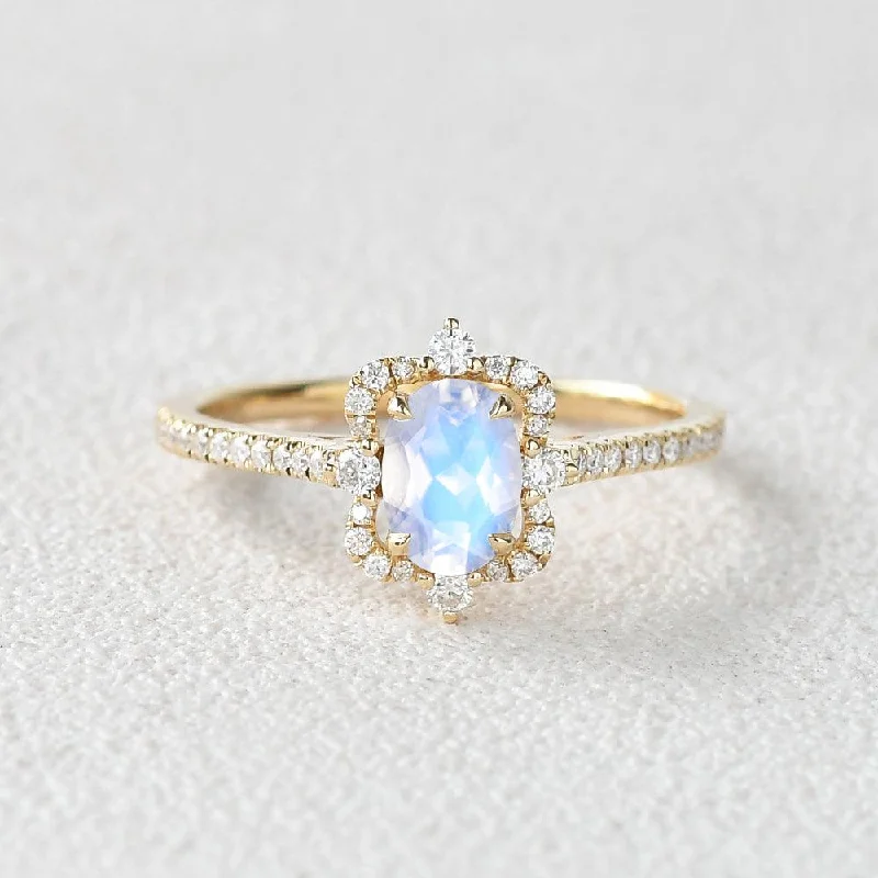 Women’s luxurious diamond rings-1.0ct Byzantine Moonstone Vintage Ring