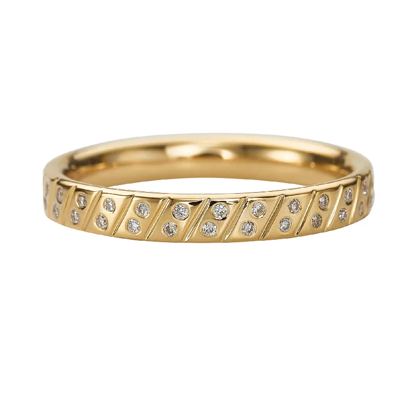 Women’s sapphire rings-Tilted Pattern Diamond Band