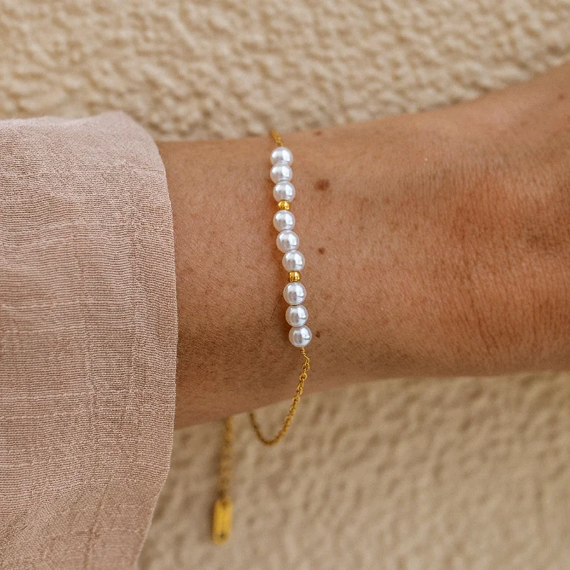 Women’s open bangle bracelets-Pearl Diver Petite Bracelet