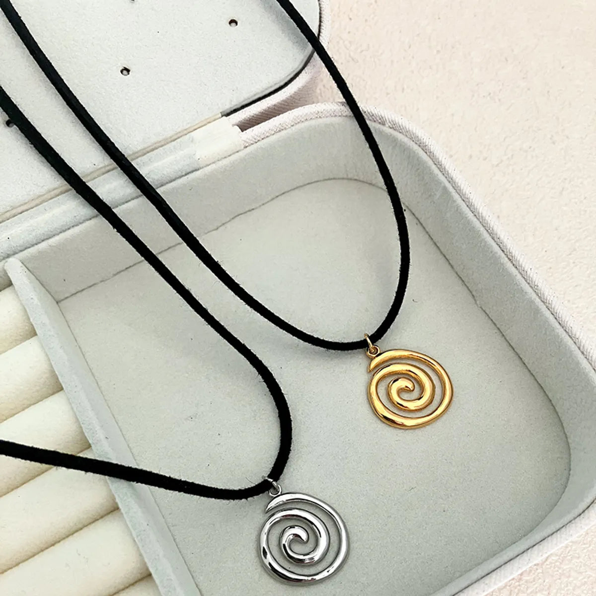 Women’s dainty necklaces-Casual Simple Style Spiral Stainless Steel Plating Gold Plated Pendant Necklace