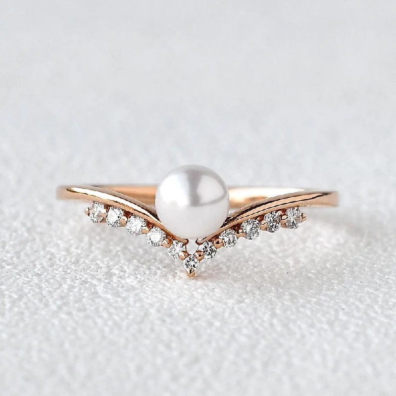 Women’s chunky gemstone rings-Pearl Vintage Cluster Rose Gold Ring