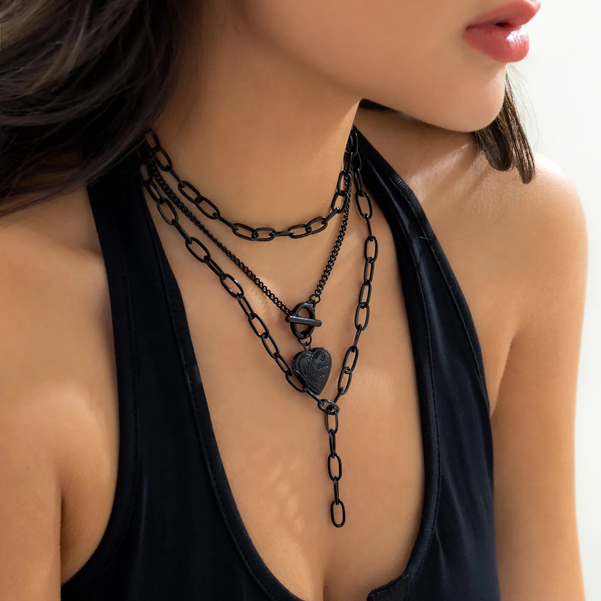 Women’s statement necklaces-1 Piece Cool Style Heart Shape Alloy Iron Women's Layered Necklaces